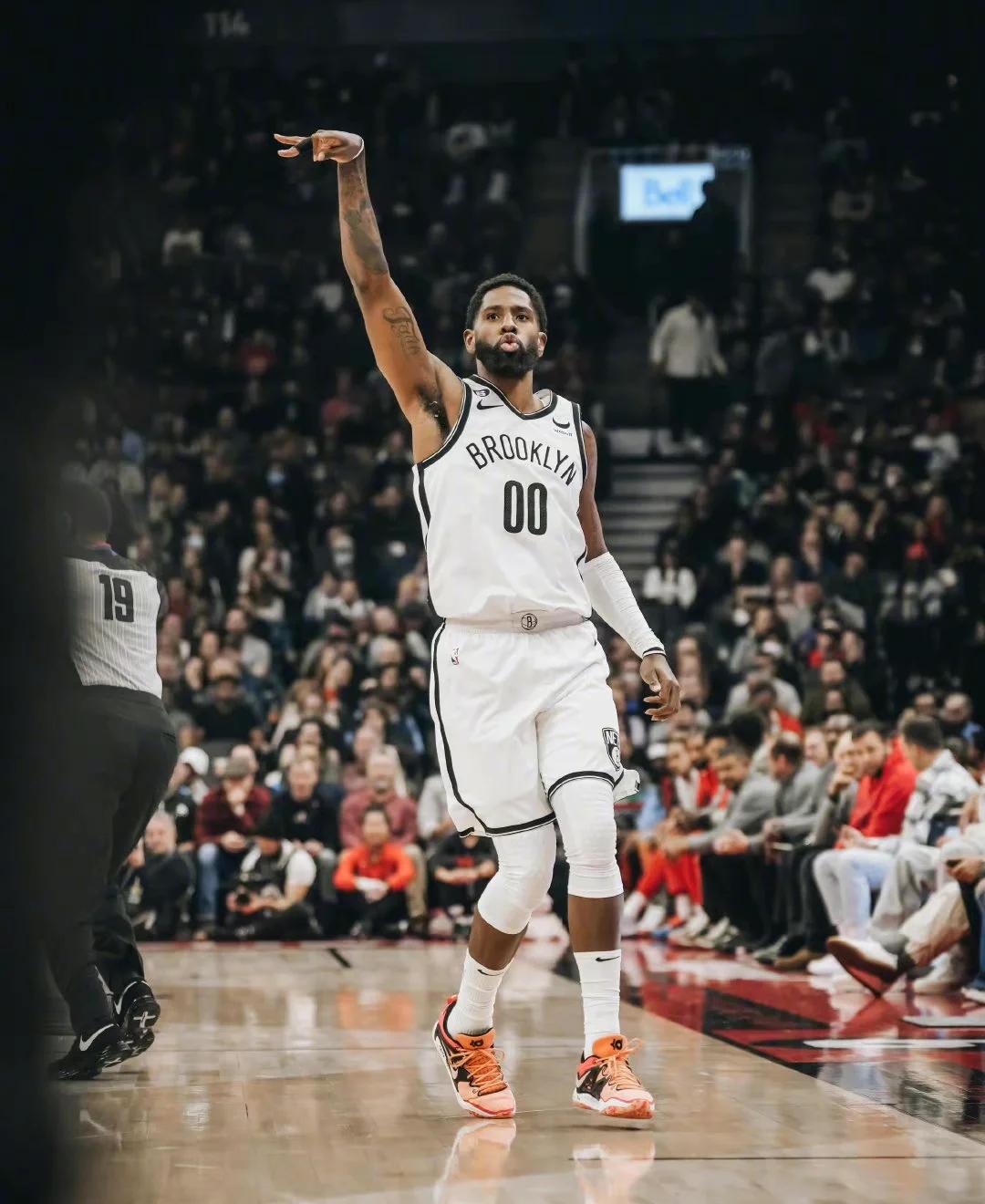 猛龙逆转德国男篮，欧文打破历史纪录