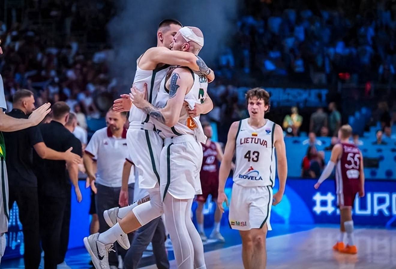 关于日本男篮爆冷南韩男篮，波尔津吉斯高光表现的信息