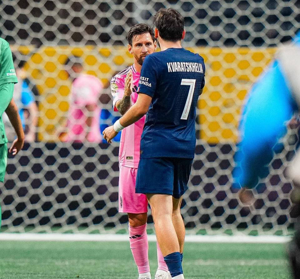 梅西获4月最佳球员,巴黎受益加重 梅西获4月最佳球员,巴黎受益加重