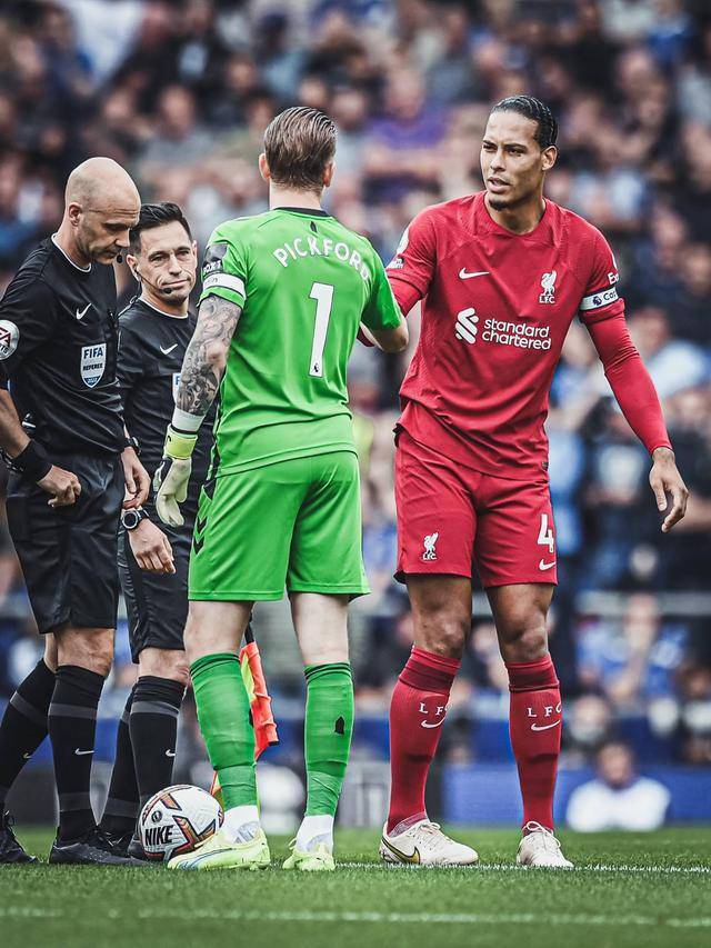 疯狂的进攻轰炸,豪门主场不敌强劲对手的简单介绍 疯狂的进攻轰炸,豪门主场不敌强劲对手的简单介绍