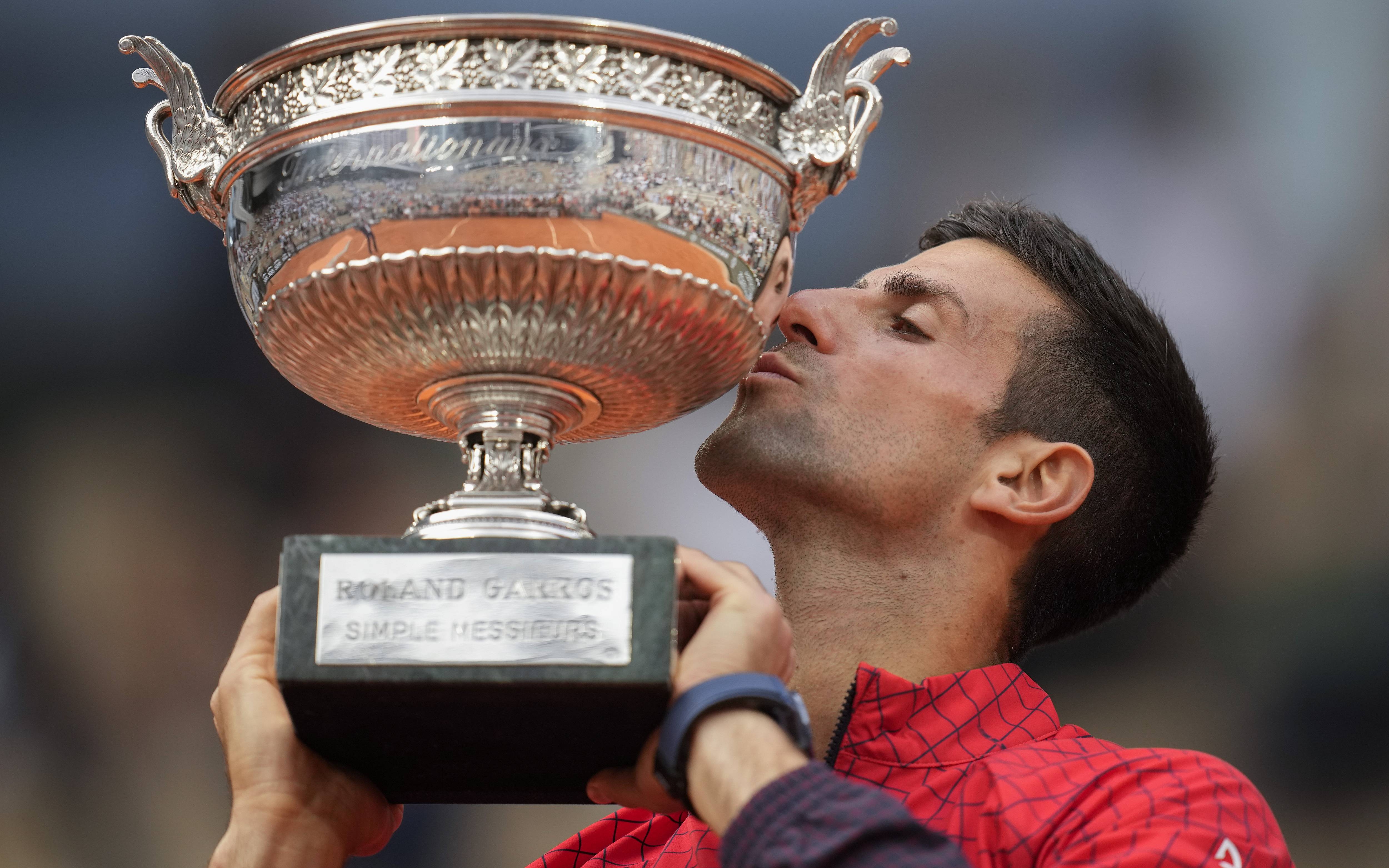 俄罗斯田径选手再次登上领奖台,霸气十足 俄罗斯田径选手再次登上领奖台,霸气十足