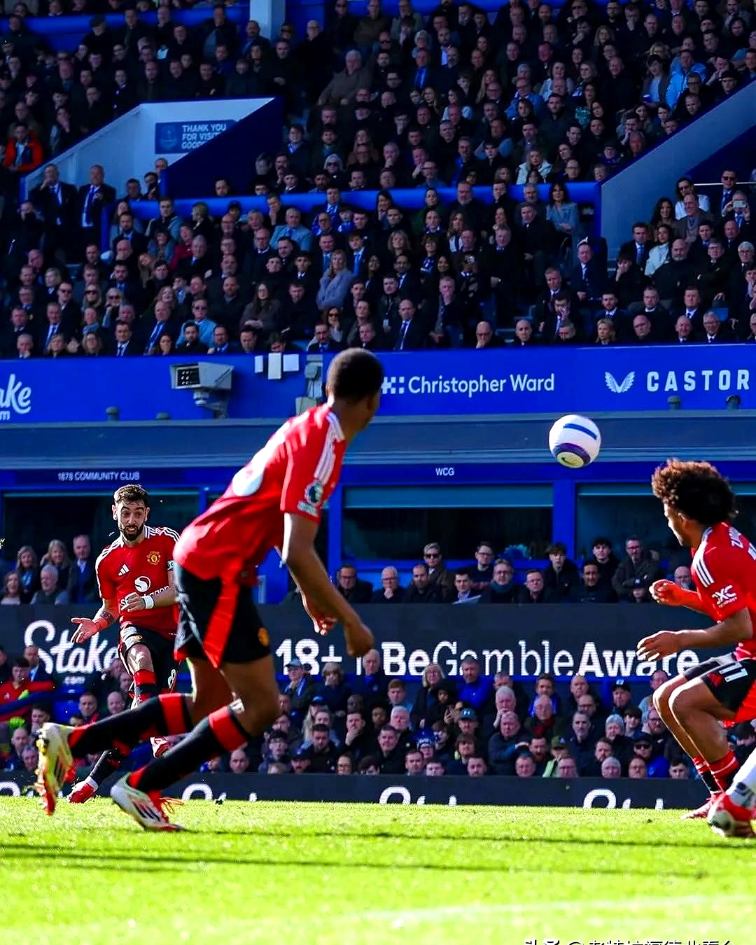 曼联客场势不可挡,实现逆袭取胜 曼联客场势不可挡,实现逆袭取胜