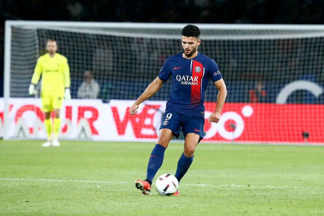 开云体育APP下载-包含保级战猛烈进行，法甲各队争分夺冠的词条