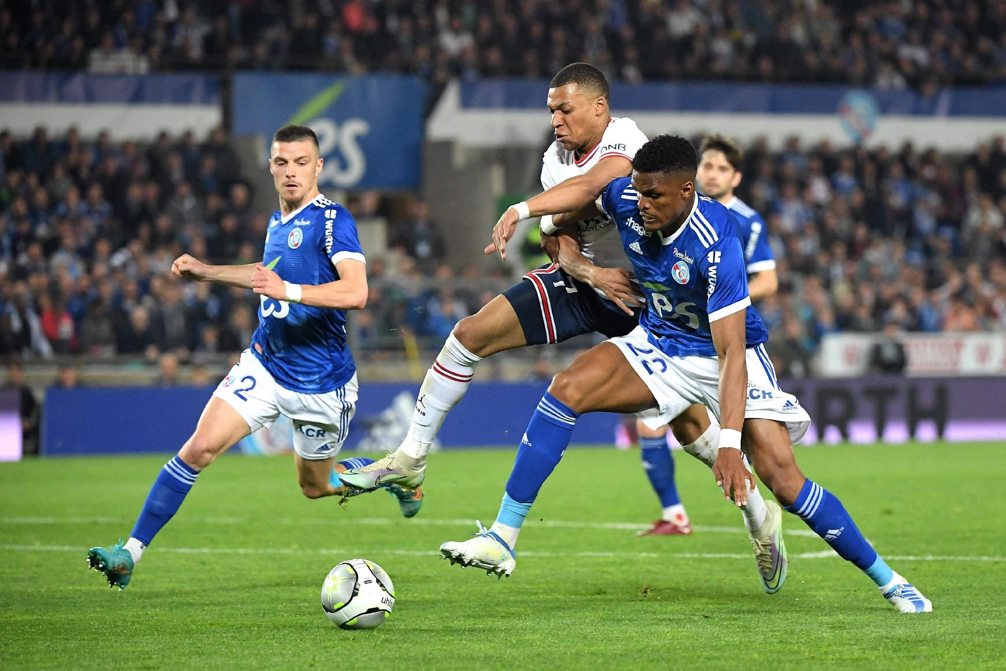 包含保级战猛烈进行,法甲各队争分夺冠的词条 包含保级战猛烈进行,法甲各队争分夺冠的词条