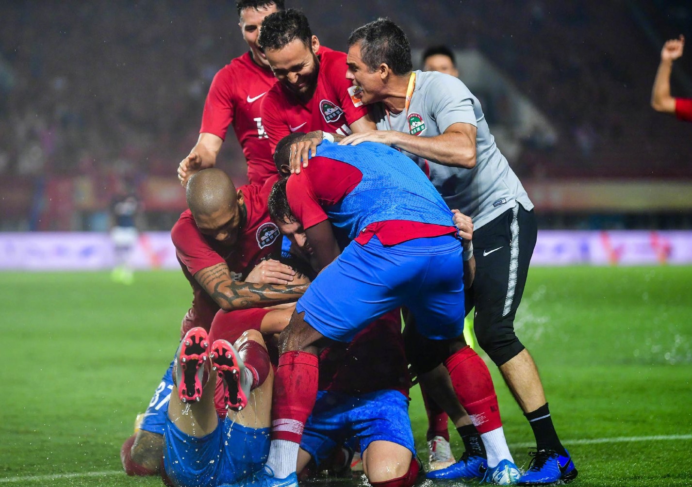 关于苏宁遭遇三连败，中超前景堪忧的信息