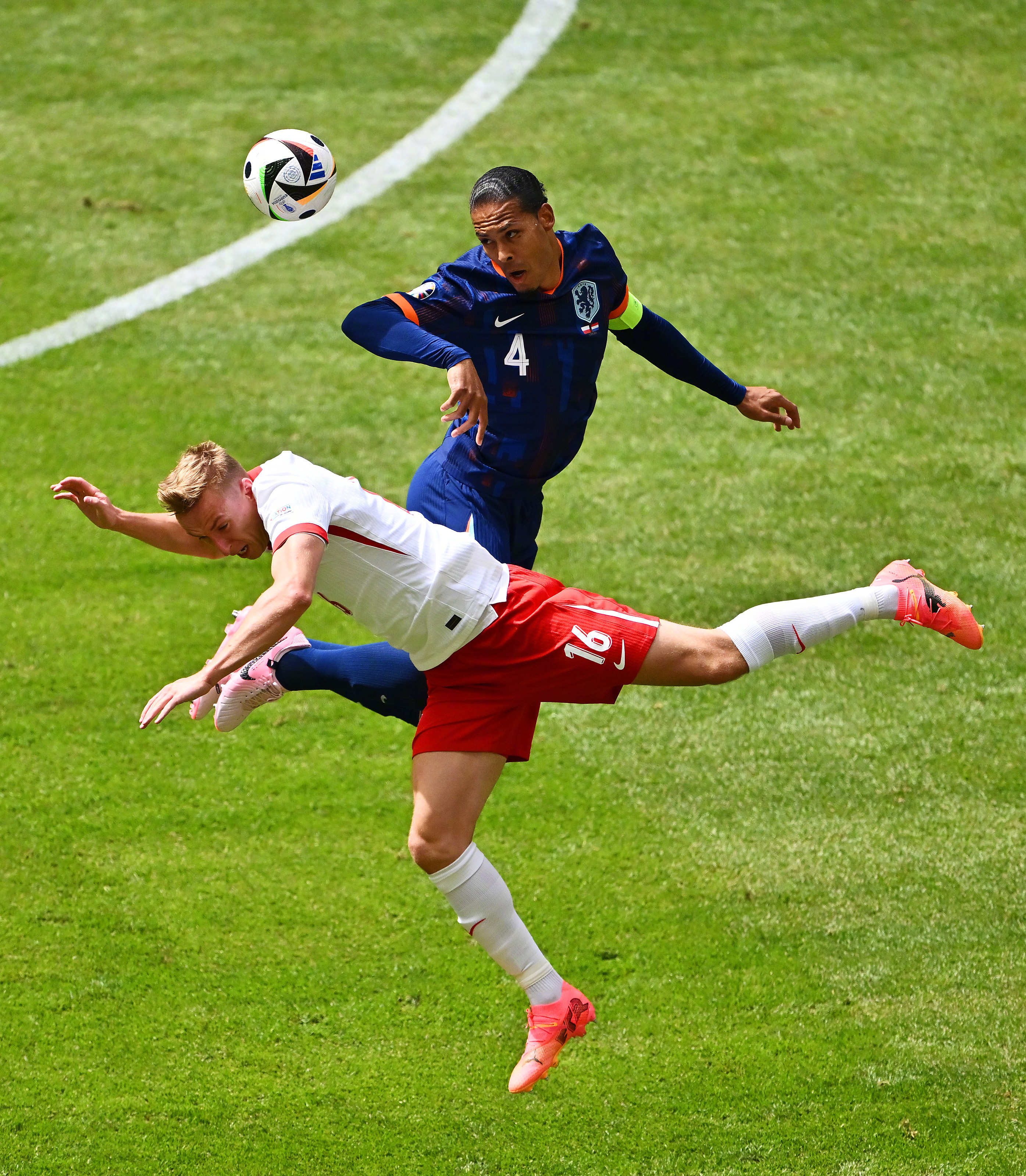 波兰队完胜葡萄牙队，梁靖崑状态火热的简单介绍