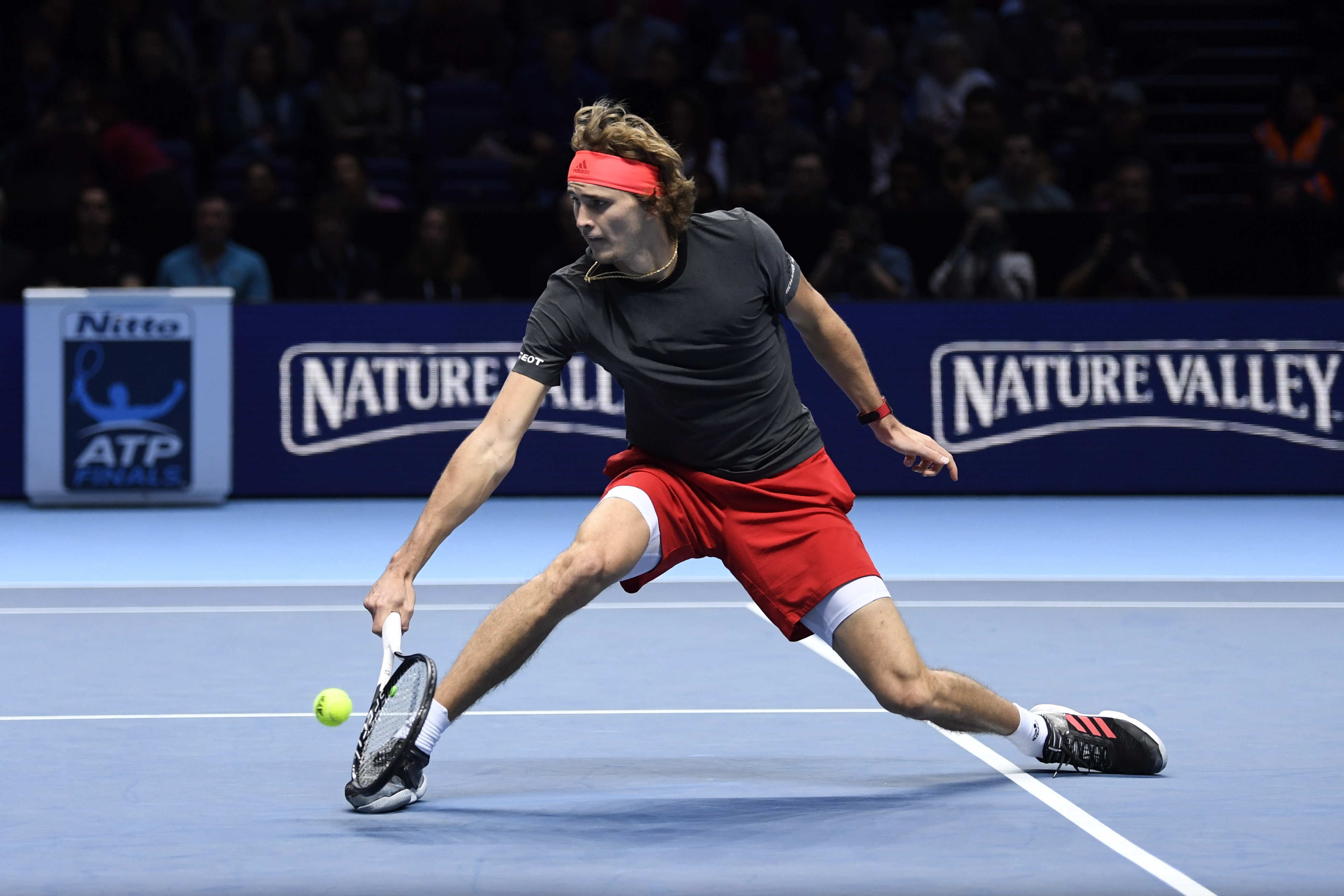 包含拉沃尔杯绝杀ATP总决赛，兹维列夫惊艳四座的词条