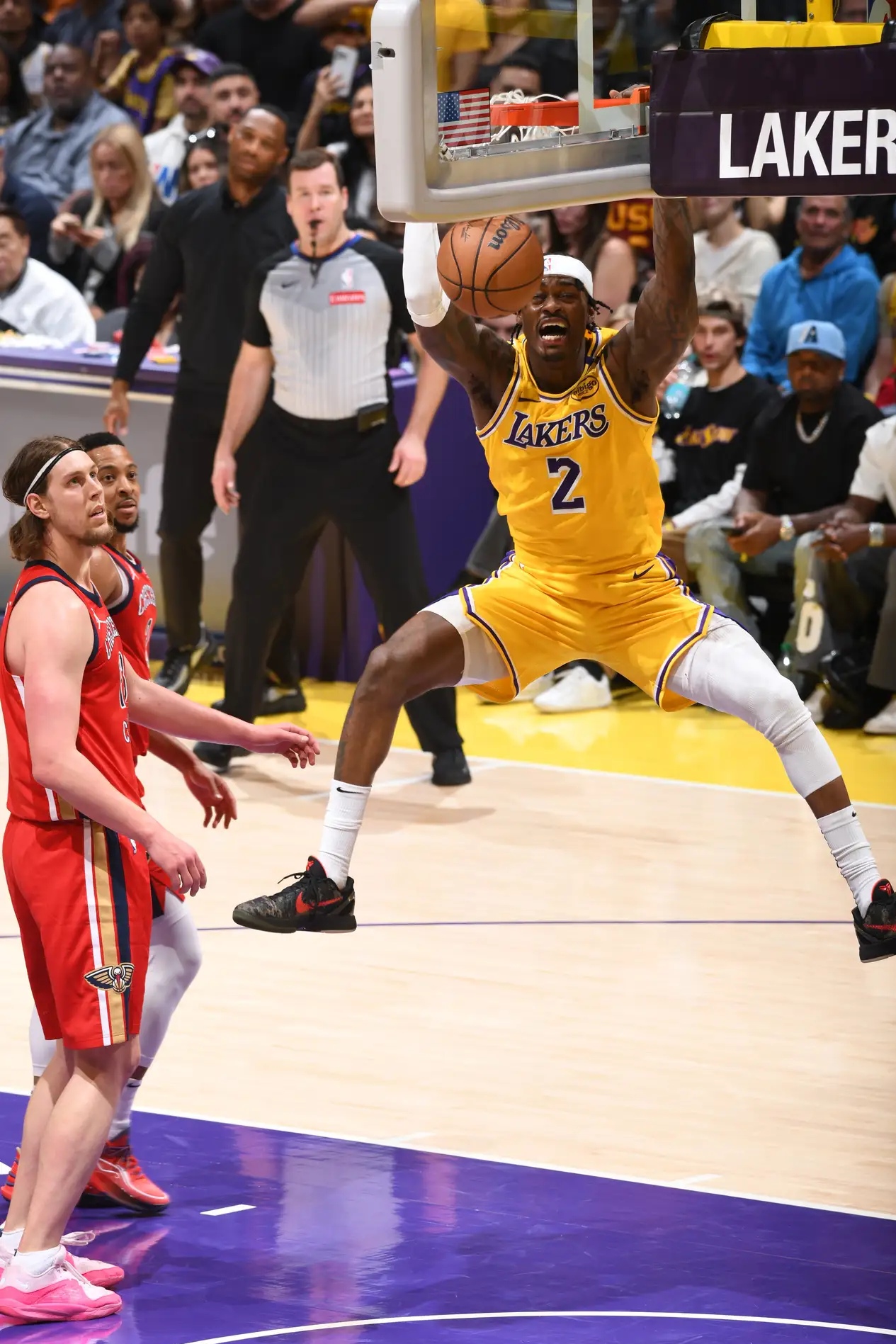 湖人完胜魔术,西亚卡姆点燃赛场 湖人完胜魔术,西亚卡姆点燃赛场