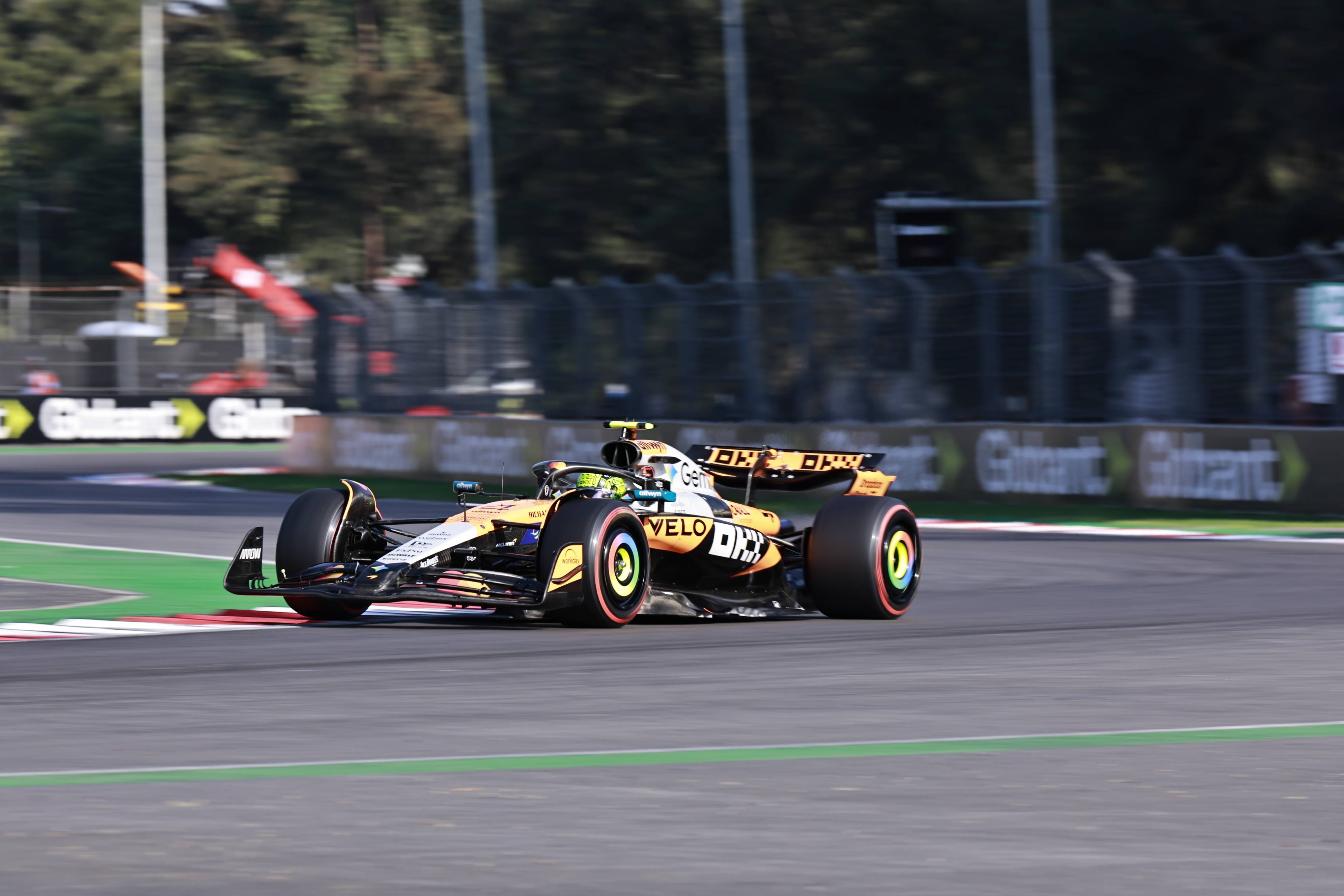 关于迈凯伦轻取红牛二队，阿隆索刷新纪录的信息