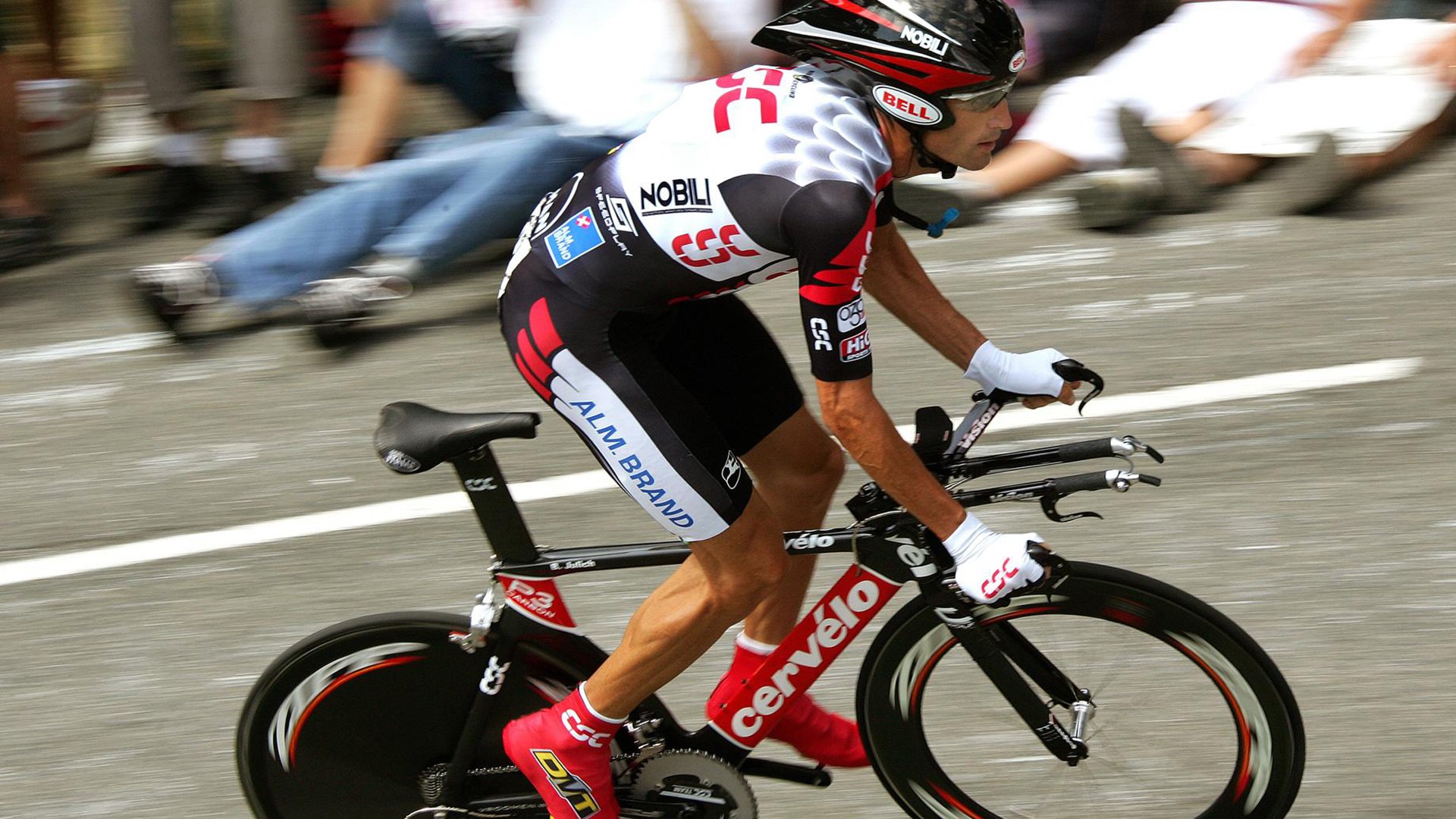 跨界竞技场,从CBA骑士的火焰到德甲篮板的雷鸣—小贾伦的双面征服